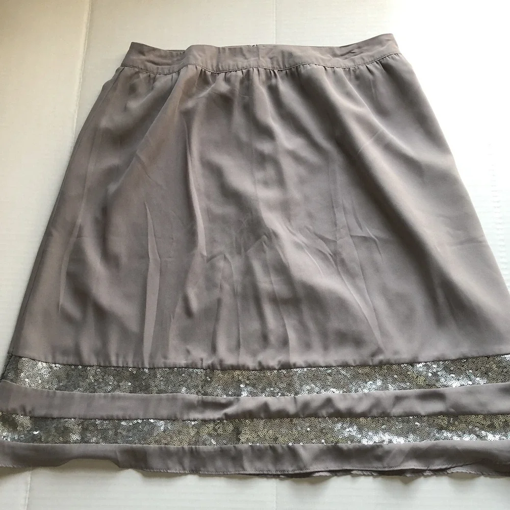 Downeast Gray Silver Sequin Stripe Skirt Knee Length Sz L A3216